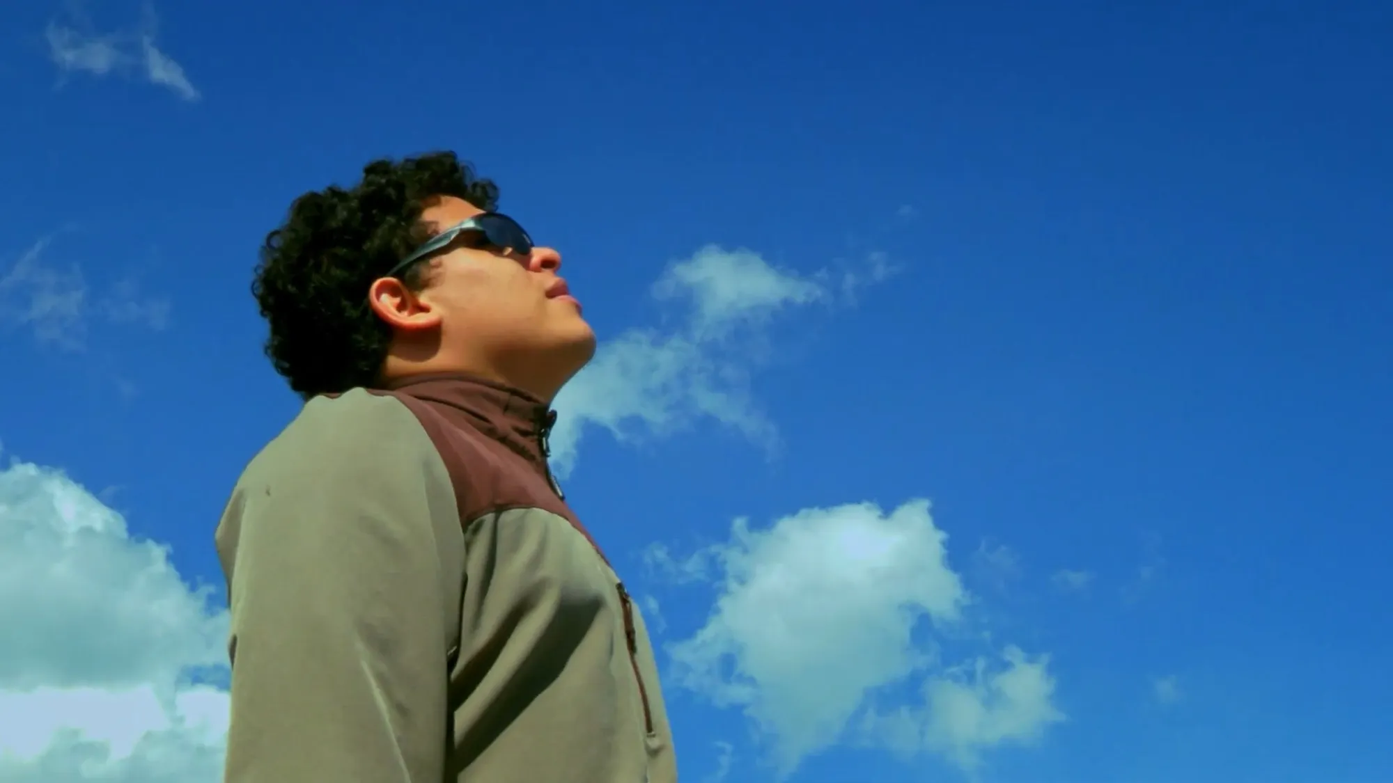 Esta bien estar mal — still 3